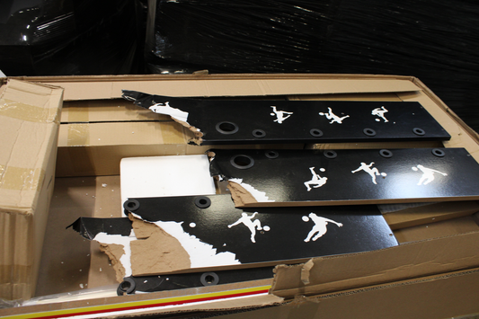 Fjölnota spilaborð frá Izzy í B-flokki, 4 í 1 borðfótbolti/billjard, gölluð vara.