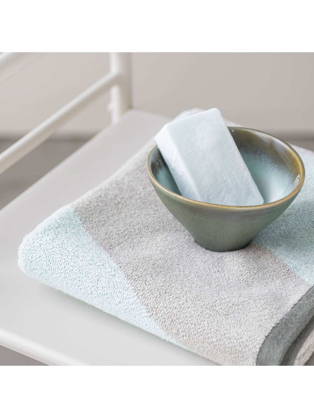 Schale ELEMENTS klein, Set aus drei Schalen in 2 Farben