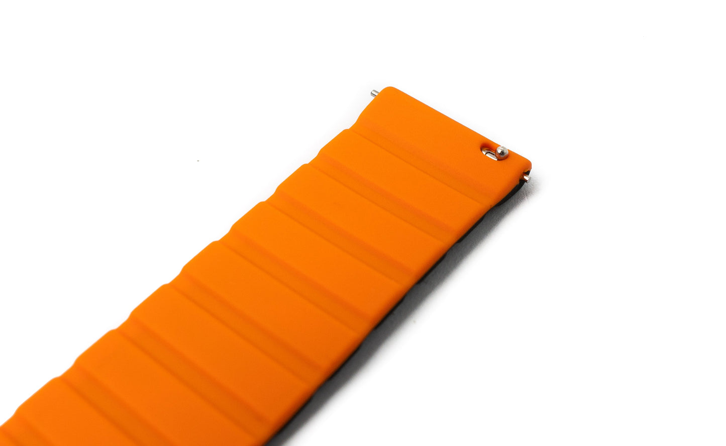 SYSTEM-S Armband 20 mm aus Silikon magnetisch für Samsung Galaxy Watch 5 4 in Orange