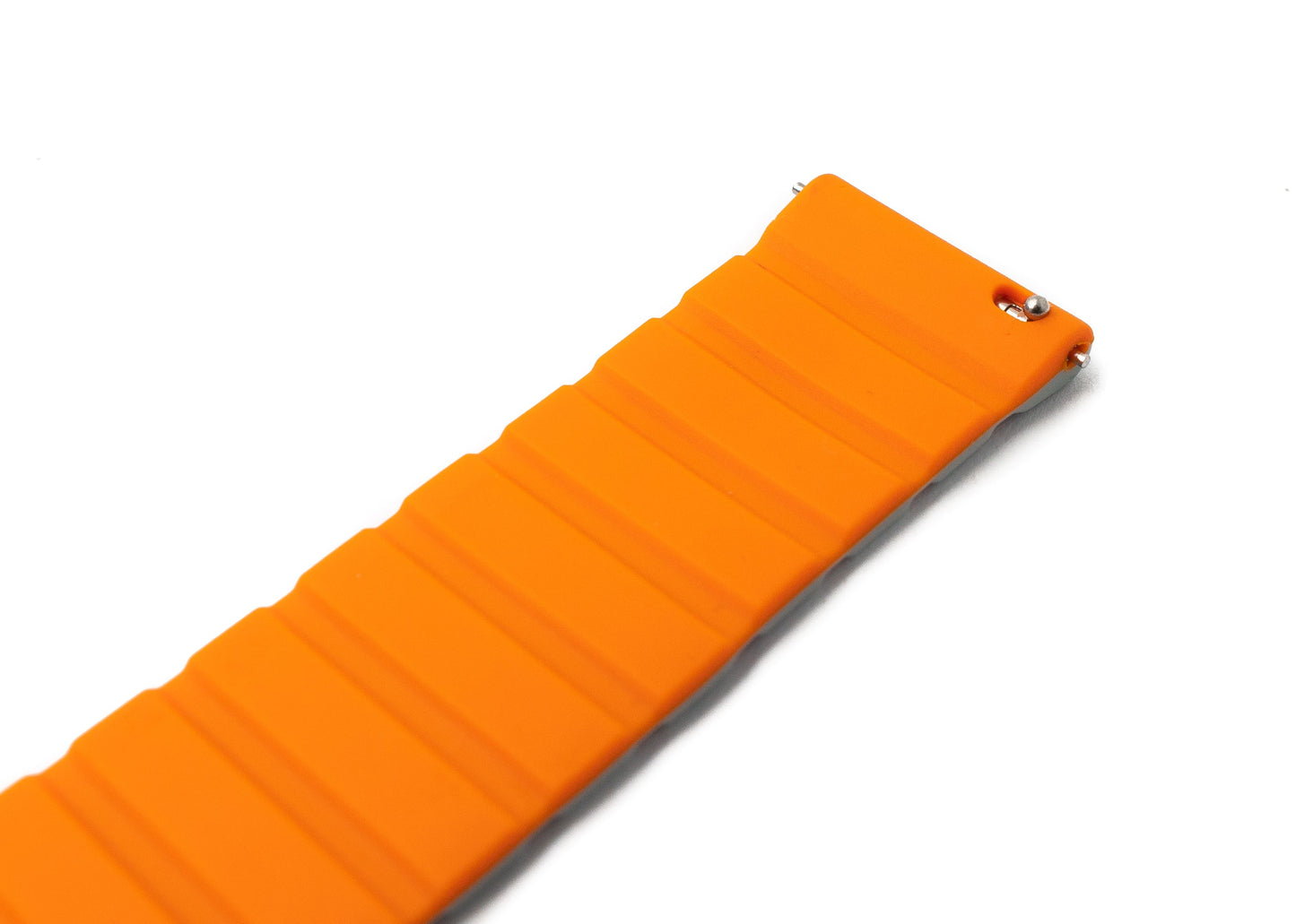 SYSTEM-S Armband 20 mm aus Silikon magnetisch für Samsung Galaxy Watch 5 4 in Orange