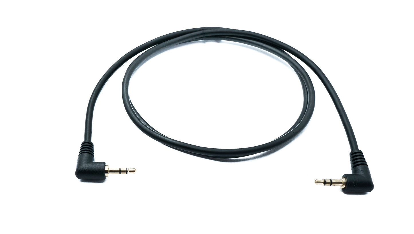 SYSTEM-S Hljóðtengisnúra 100 cm 3,5 mm 3 pinna tengi í tengi með horntengi, AUX