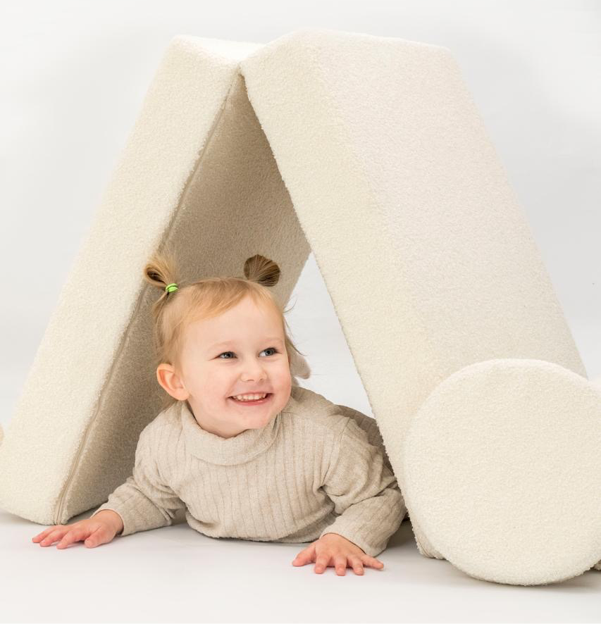 Spielsofa Teddystoff Bouclé – Kreativer Spielspaß & Gemütlichkeit