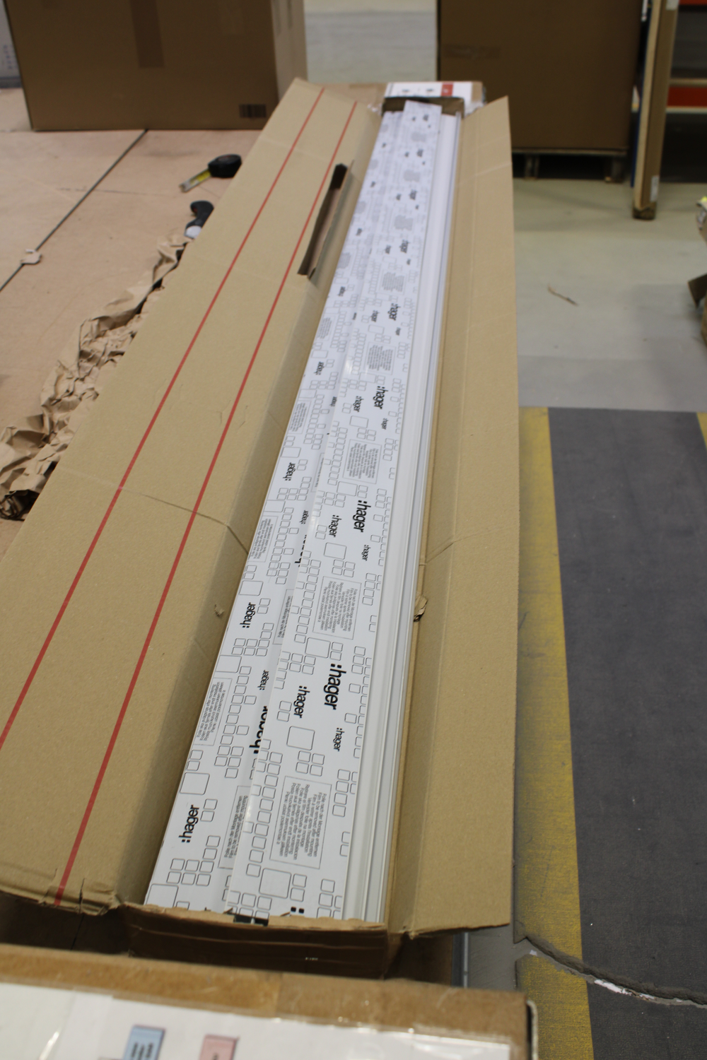 Hager 80mm BR7010027035 gólflistar efri hluti fyrir BR kapalrennu, B-flokks