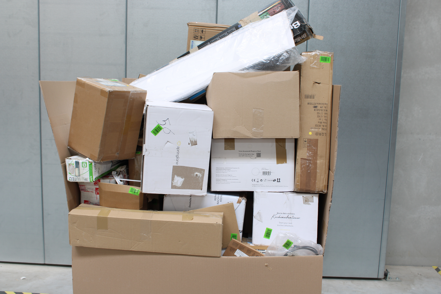 B-flokks blandaðar skil, sértilboð, raftæki, heimilisvörur, lampar, snúrur (96x)