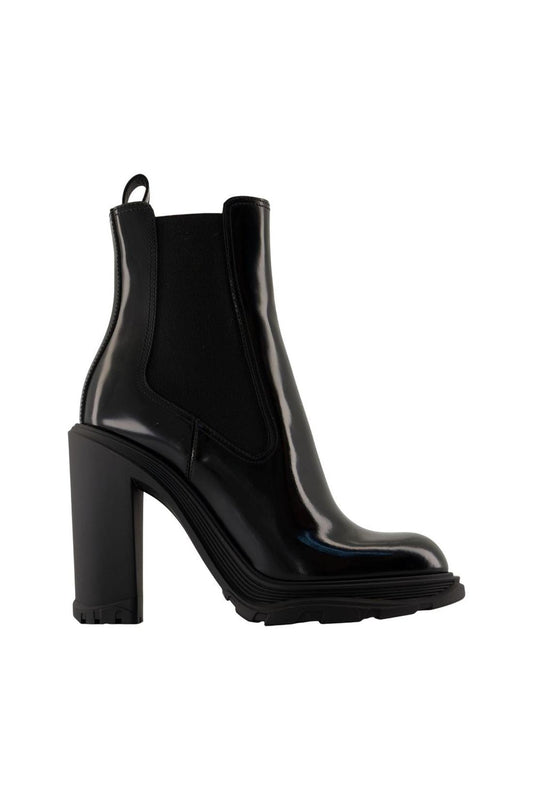 Stiefel aus schwarzem Leder