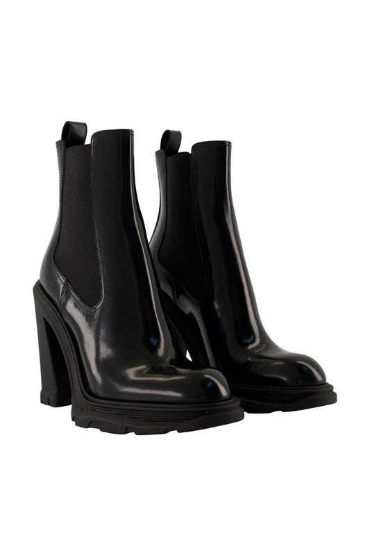 Stiefel aus schwarzem Leder