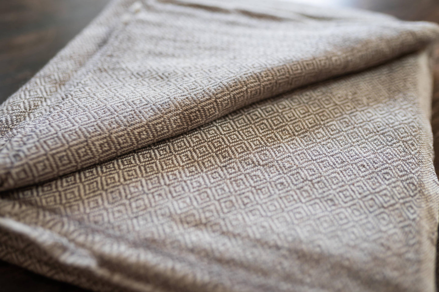 Ólitað kasmírteppi með rúðóttu mynstri - grábrúnt - 135 x 270 cm