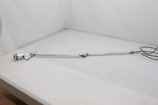 B-flokks hönnuð borðlampi, ljósastæði. Sjá myndir.