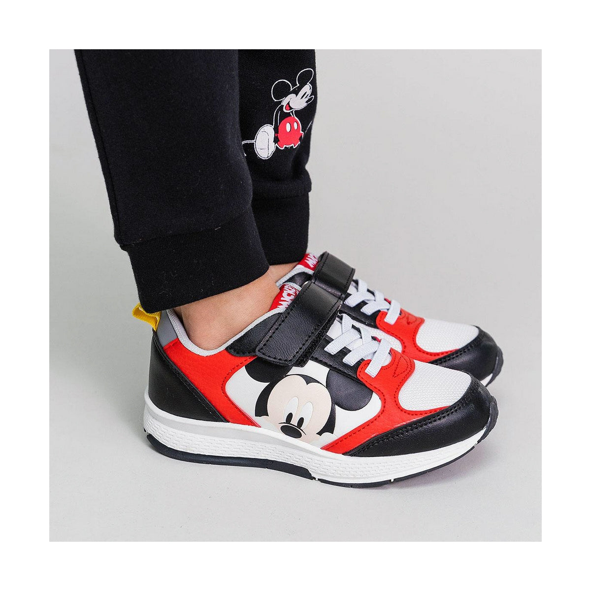 Mickey Mouse children's sports shoes in black