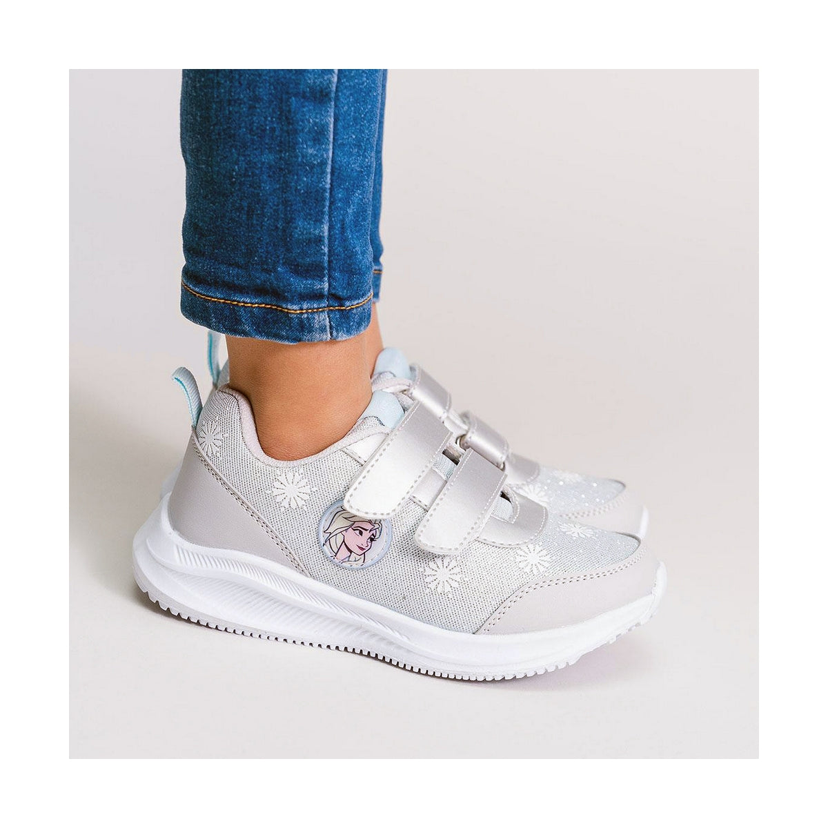 Frozen sports shoes for children in grey – For stylish young adventurers