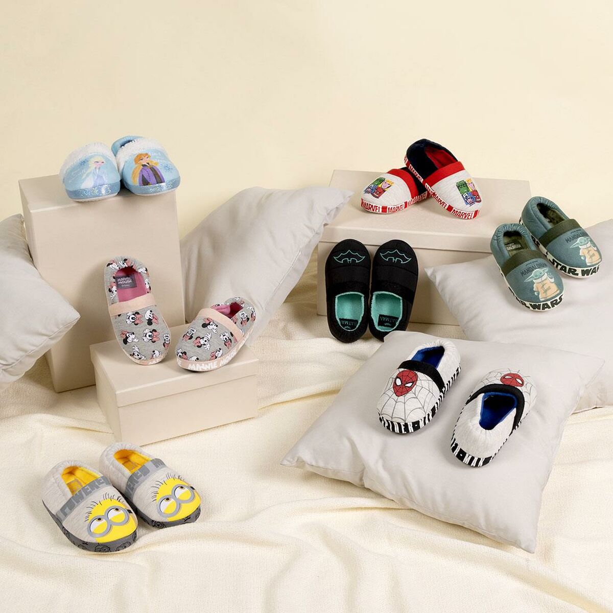 Minnie Mouse children's slippers for play and fun in the children's room