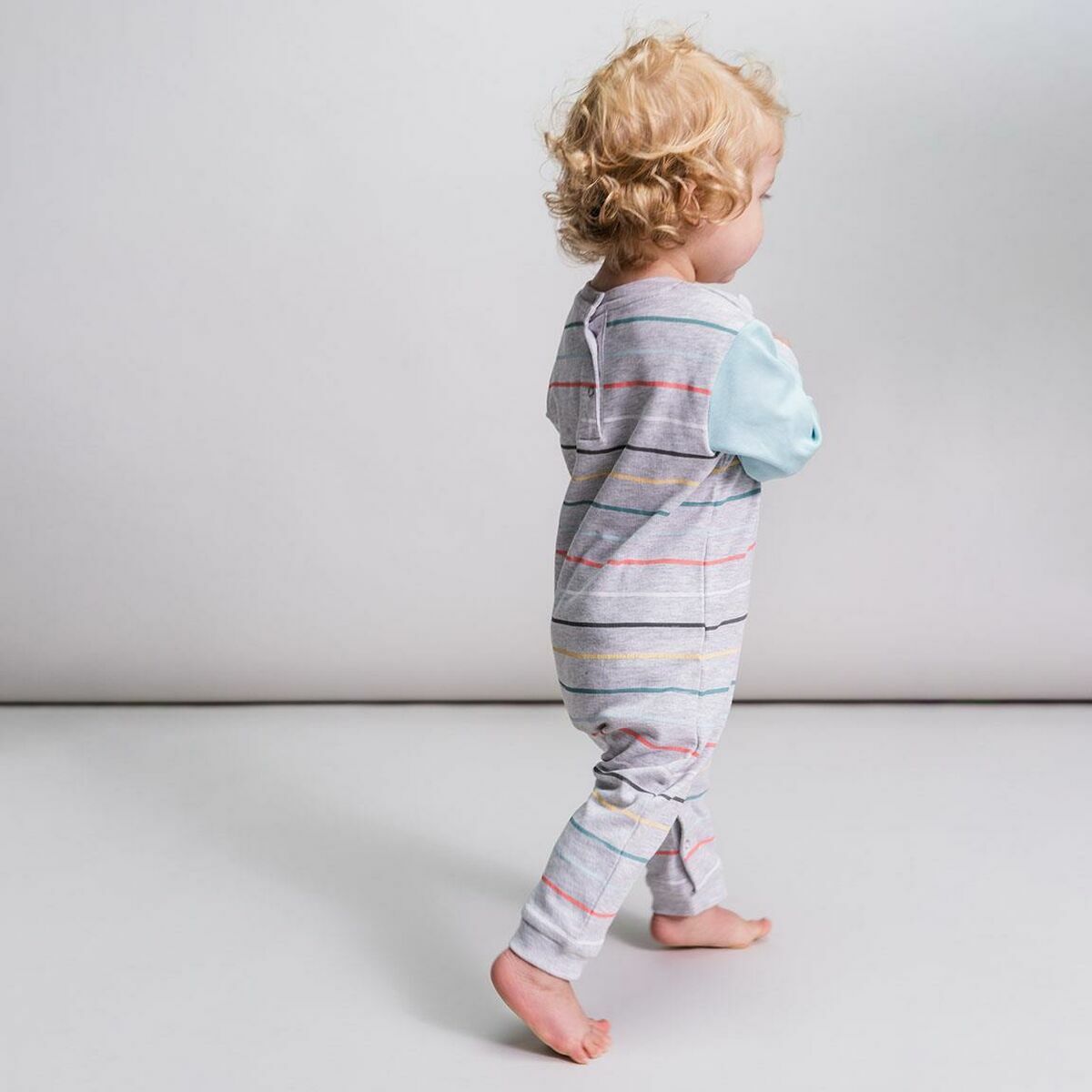 Langärmeliger Snoopy Strampler – Gemütlichkeit und Spaß für die Kleinsten