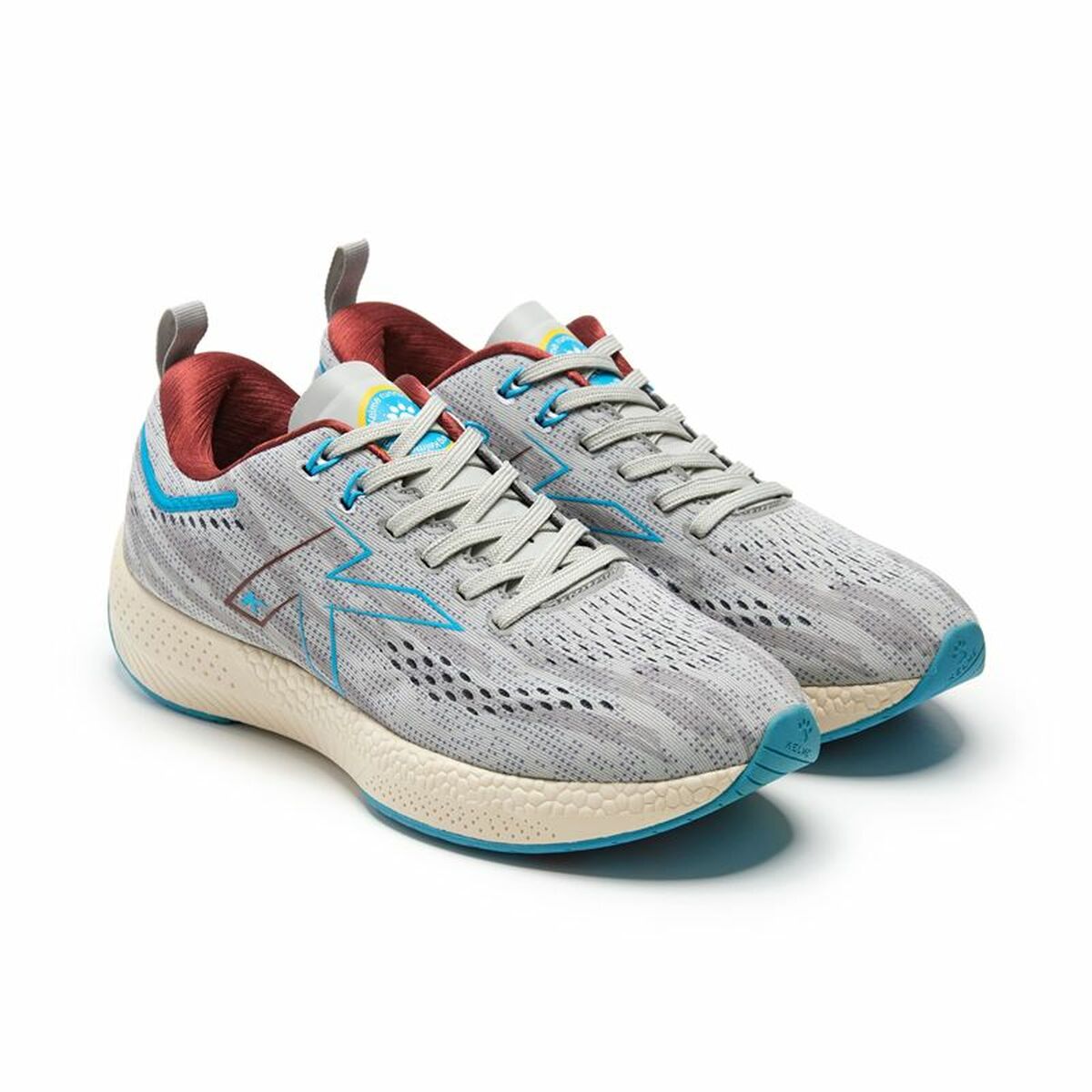 Kelme Beat light grey running shoes for children
