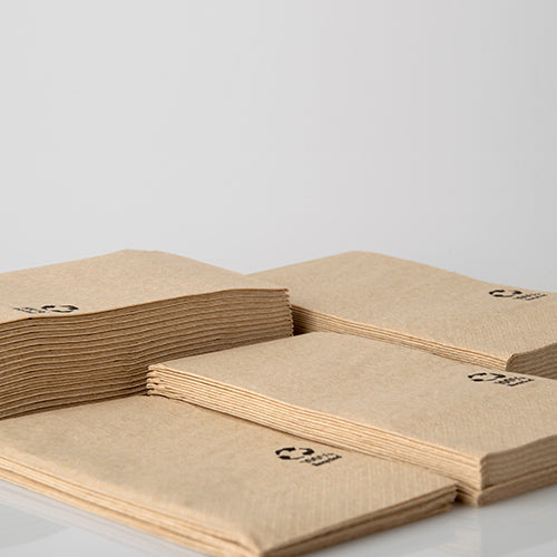 PAPSTAR 100 Servietten, 3-lagig 1/8-Falz 33 cm x 33 cm natur aus recyceltem Papier | Folie (100 Stück)