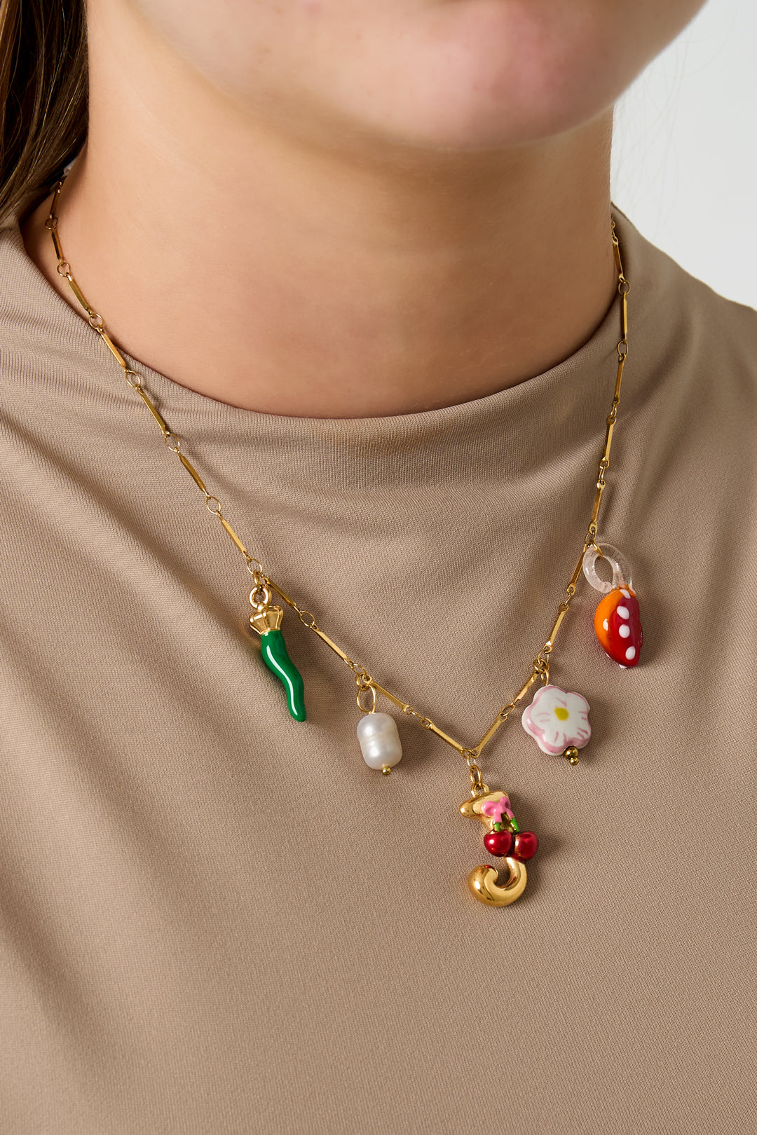 Happy Initials Halskette mit Charms