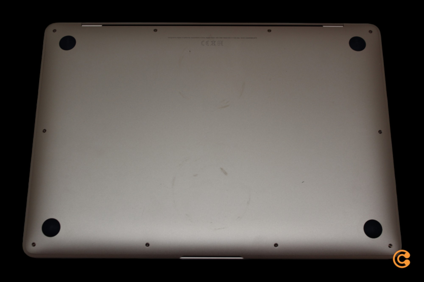 B-lager Apple MacBook Air Retina skjár Core i5 8GB vinnsluminni 256GB SSD gallaður Fyrir áhugamenn