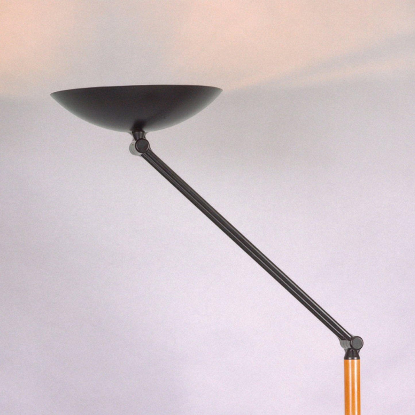 Sveigjanleg LED gólflampa úr áli úr B-flokki, Chloé svört 