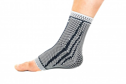 Knöchelbandage mit Silikoneinlage zur Stabilisierung – AT53042