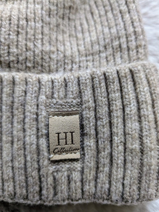 Beanie hat HI lined with a fluffy turn-up, made from 100% viscose, taupe