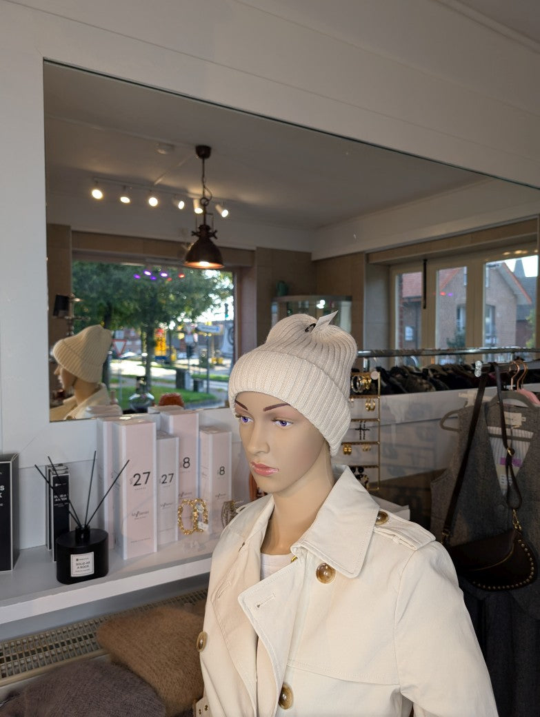 Unlined beanie hat with cuff, viscose angora - cream