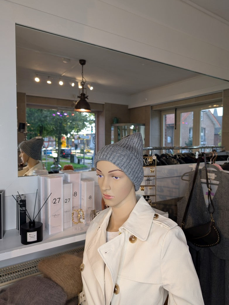 Unlined beanie hat with cuff, viscose angora - Grey