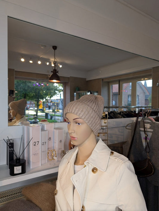 Unlined beanie hat with cuff, viscose angora - Taupe