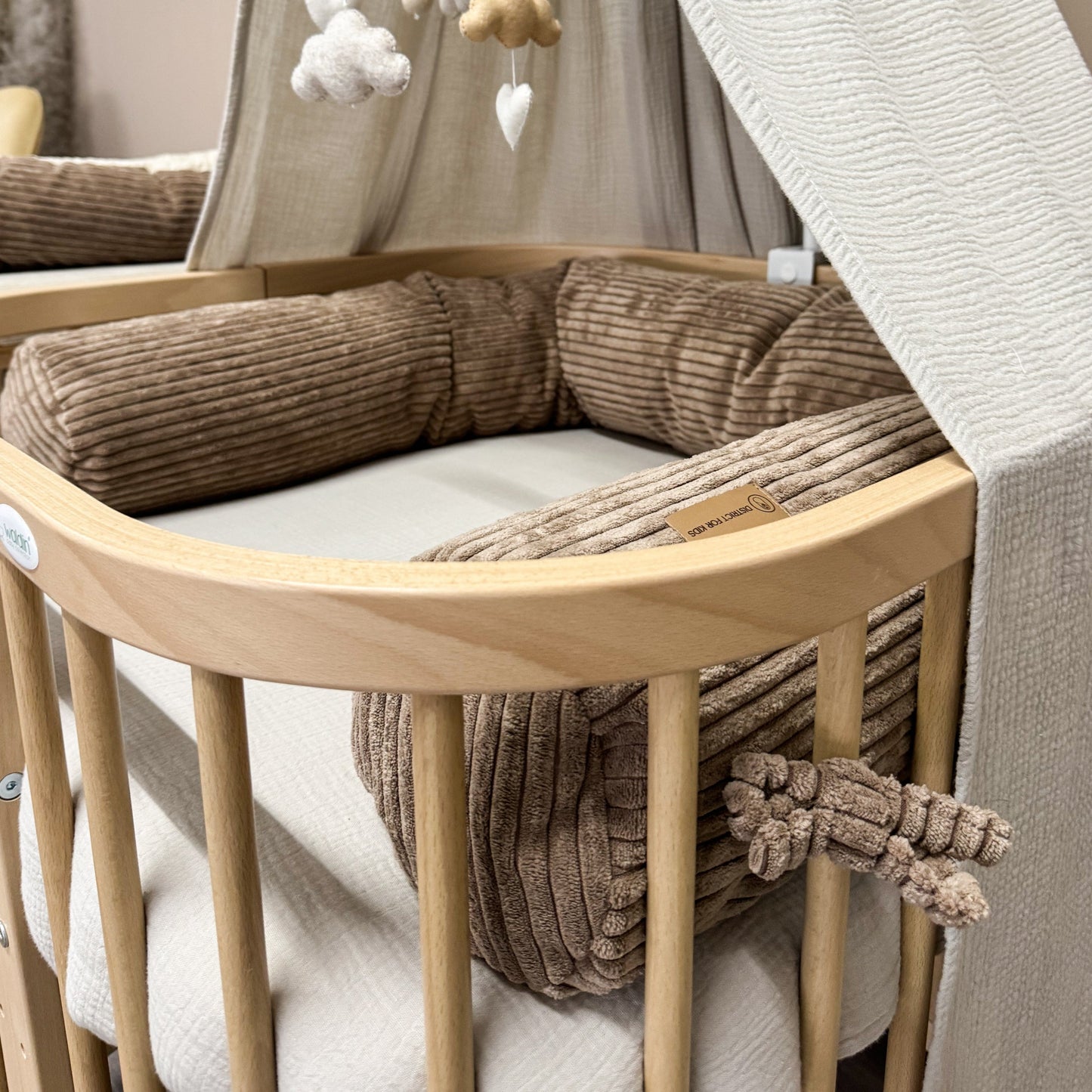 Bettschlange einsträngig Cord - Schutz, Komfort & Vielseitigkeit für dein Baby