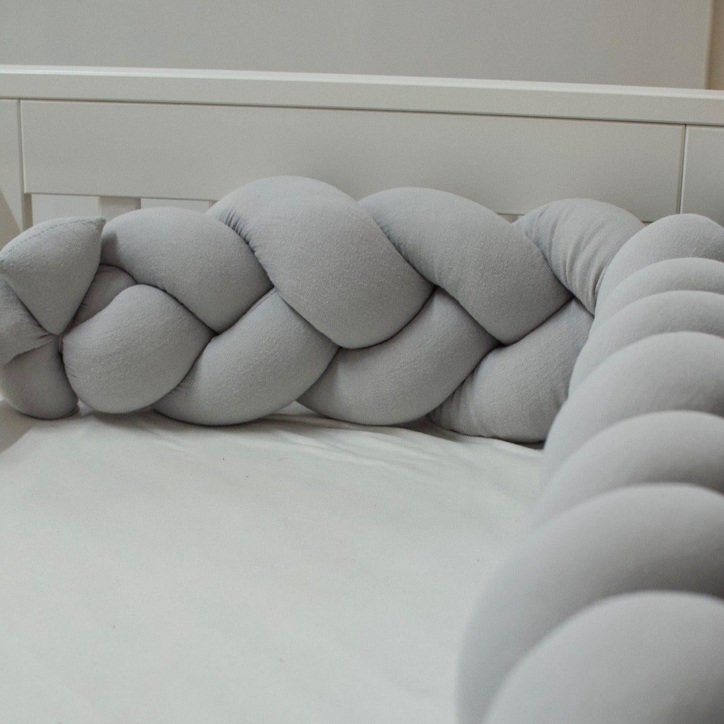 Bettschlange geflochten Musselin  – Kuschelige Bettumrandung