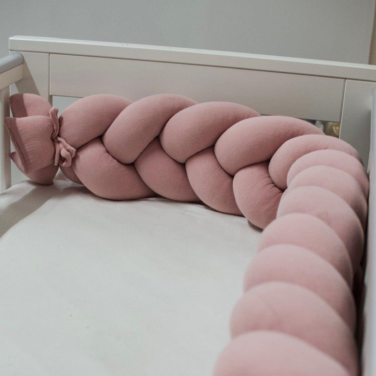 Bettschlange geflochten Musselin  – Kuschelige Bettumrandung