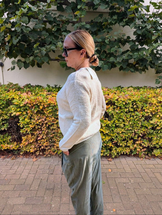 Cardigan Chanel Style Damen Strickjacke Bouclé Créme Beige Goldknöpfe Viskose, One Size - von EFFENY