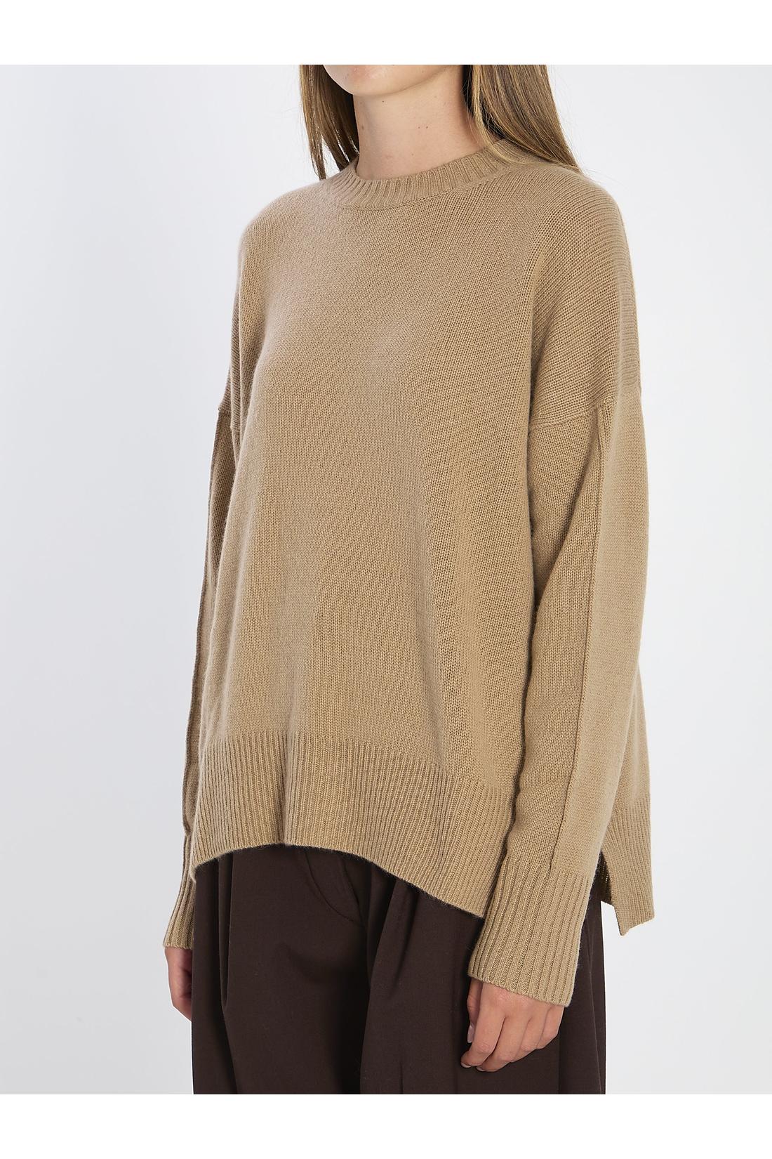 Cashmere sweater