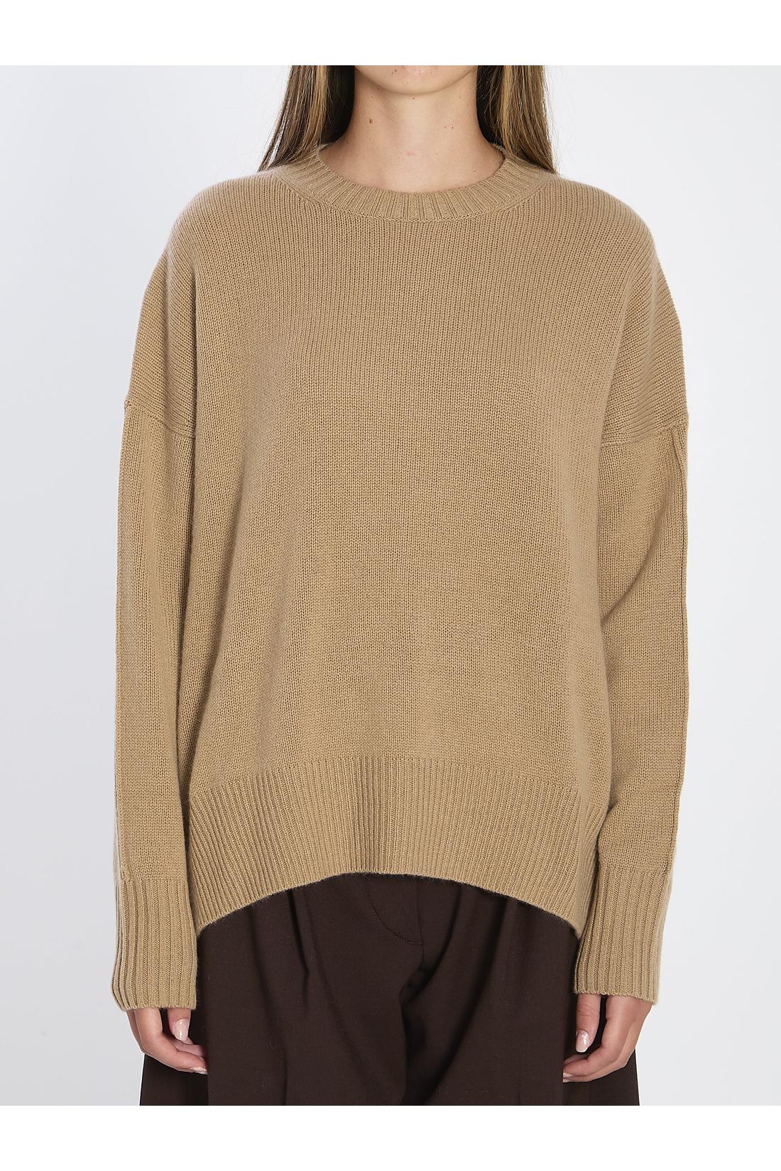 Cashmere sweater