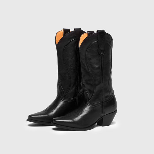 Klassískur kúreki í svörtu