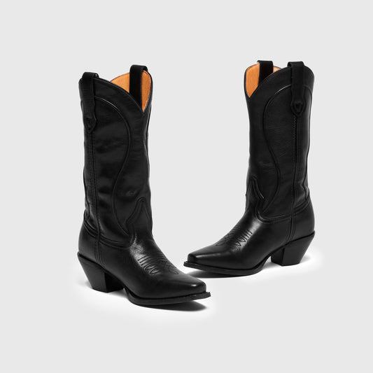 Klassískur kúreki í svörtu