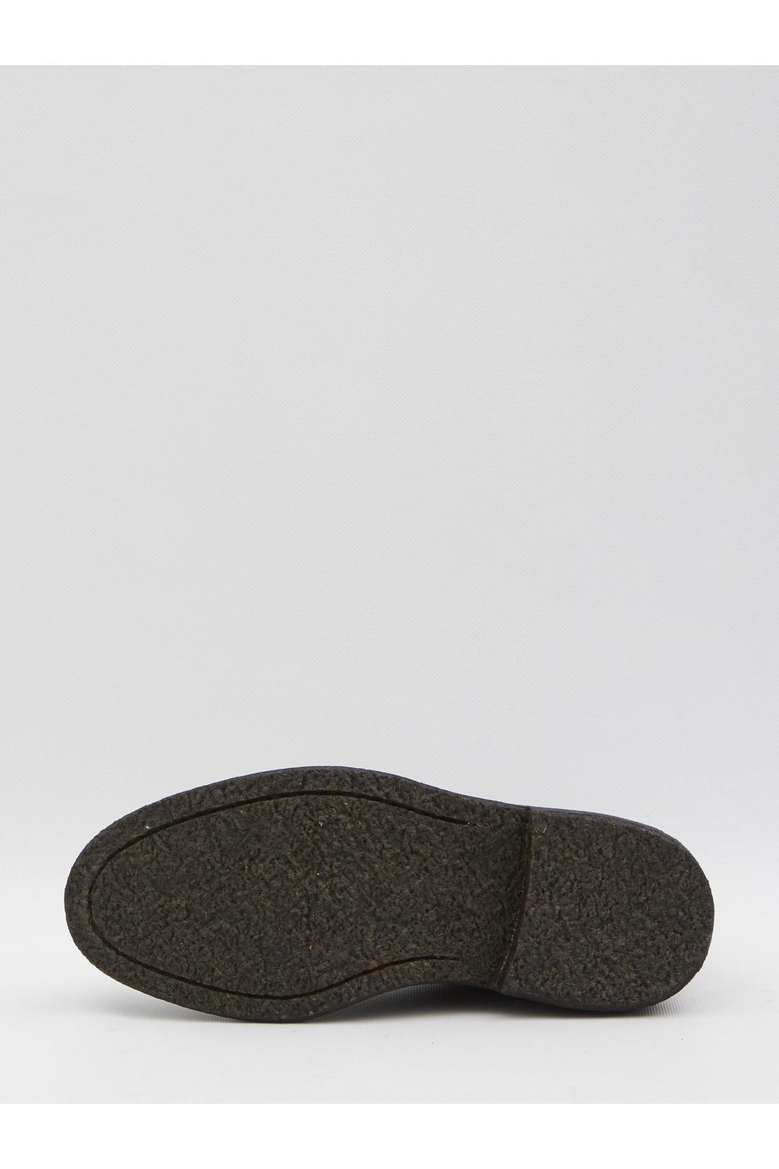 Chelsea boots in waxed suede