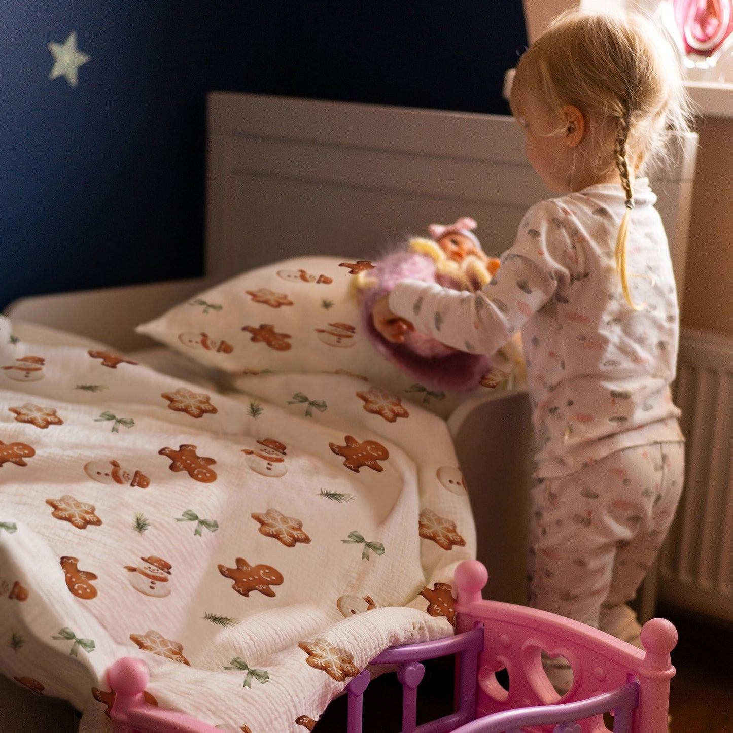 "Gingerbread Men" Premium Children's Bedding