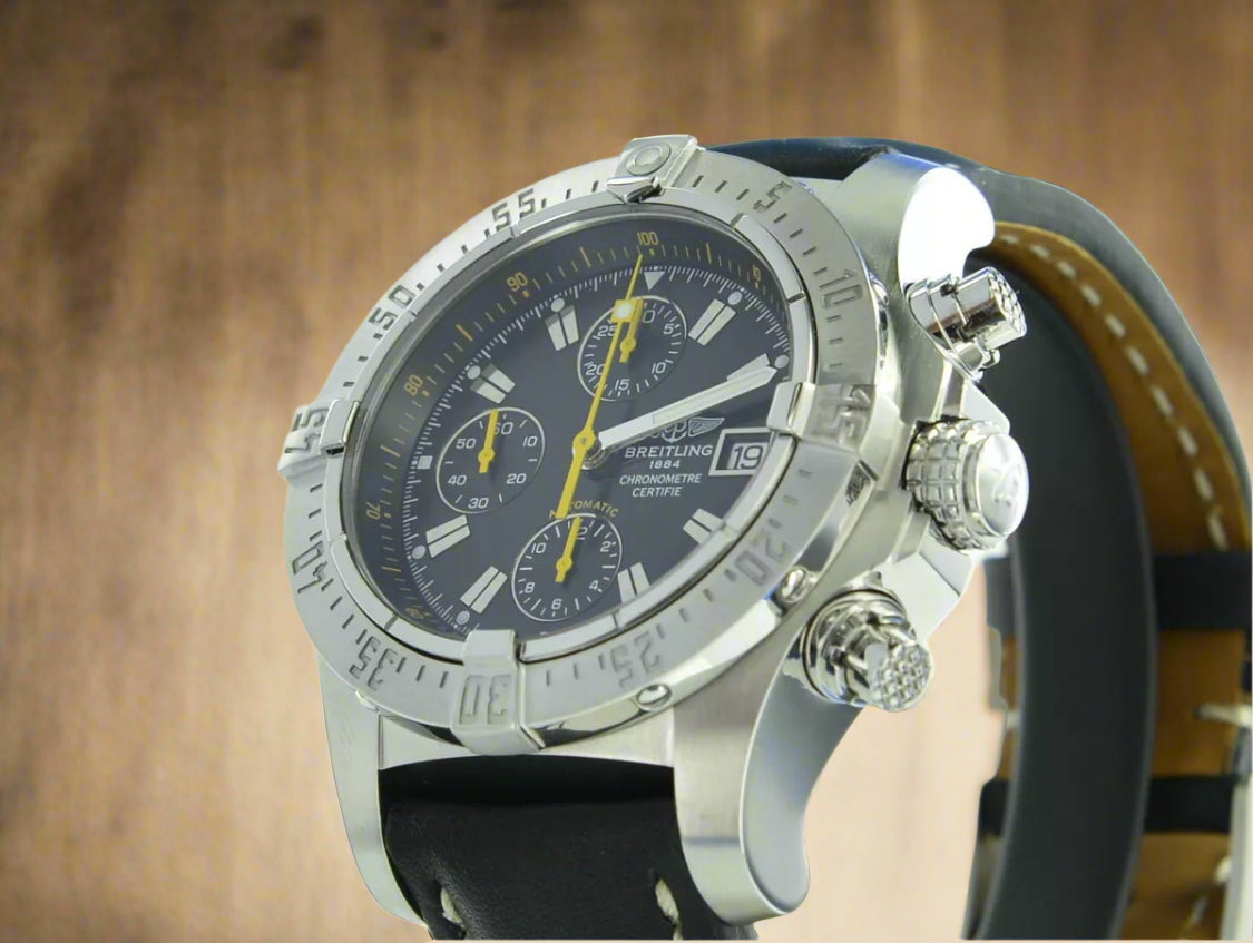 Breitling Avenger Skyland gult takmörkuð útgáfa úr