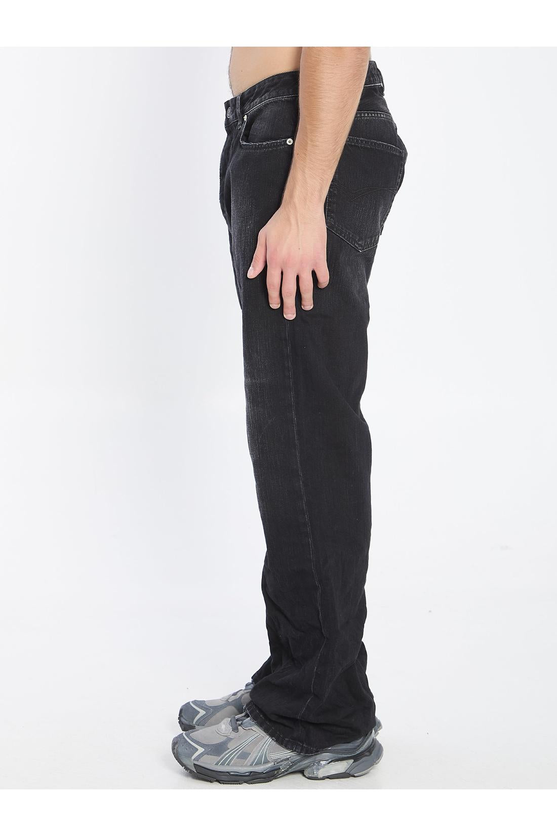 Distressed relaxed jeans