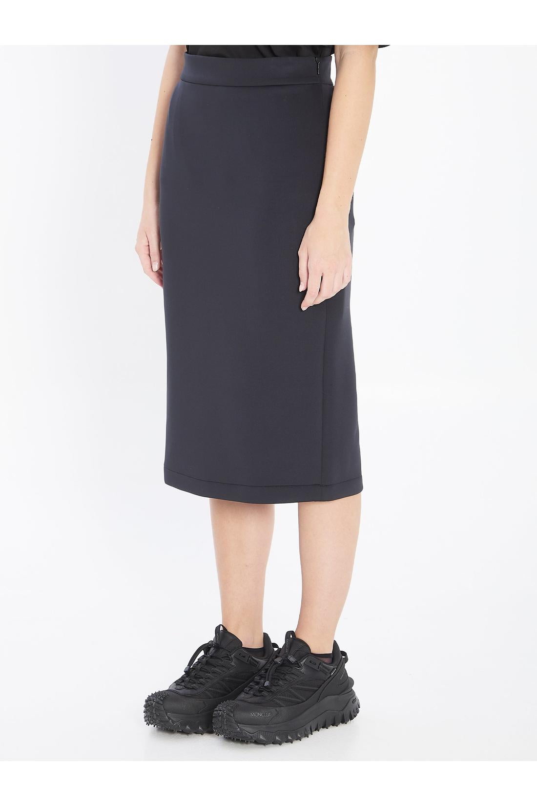 EE72 skirt