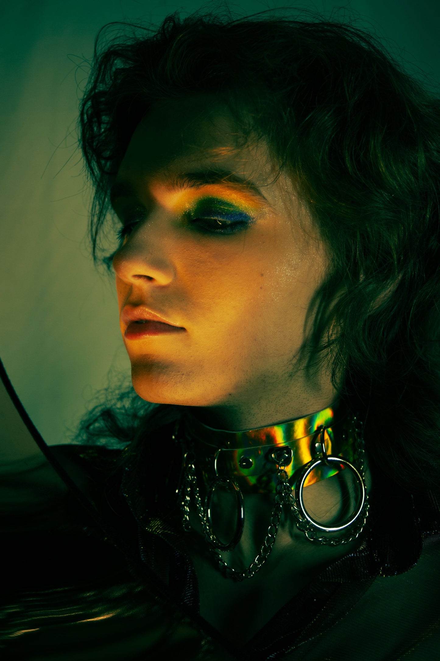 Holographic Chain Necklaces