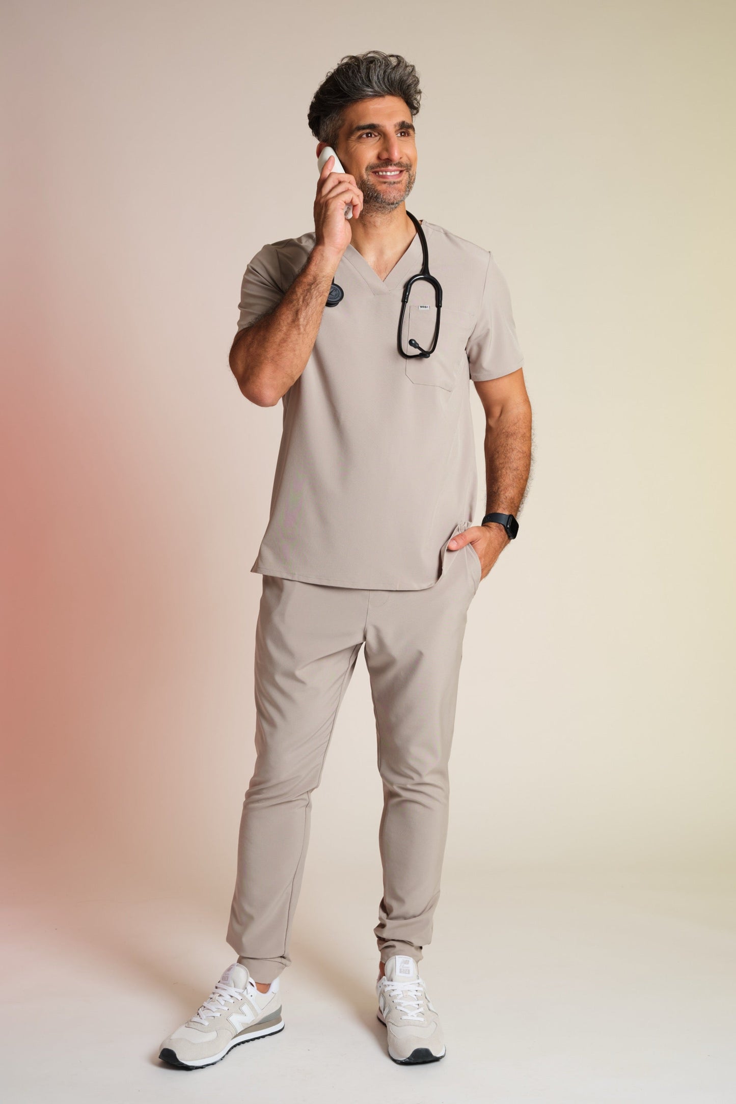 Virkar skrúbbbuxur „Louis“ – beige