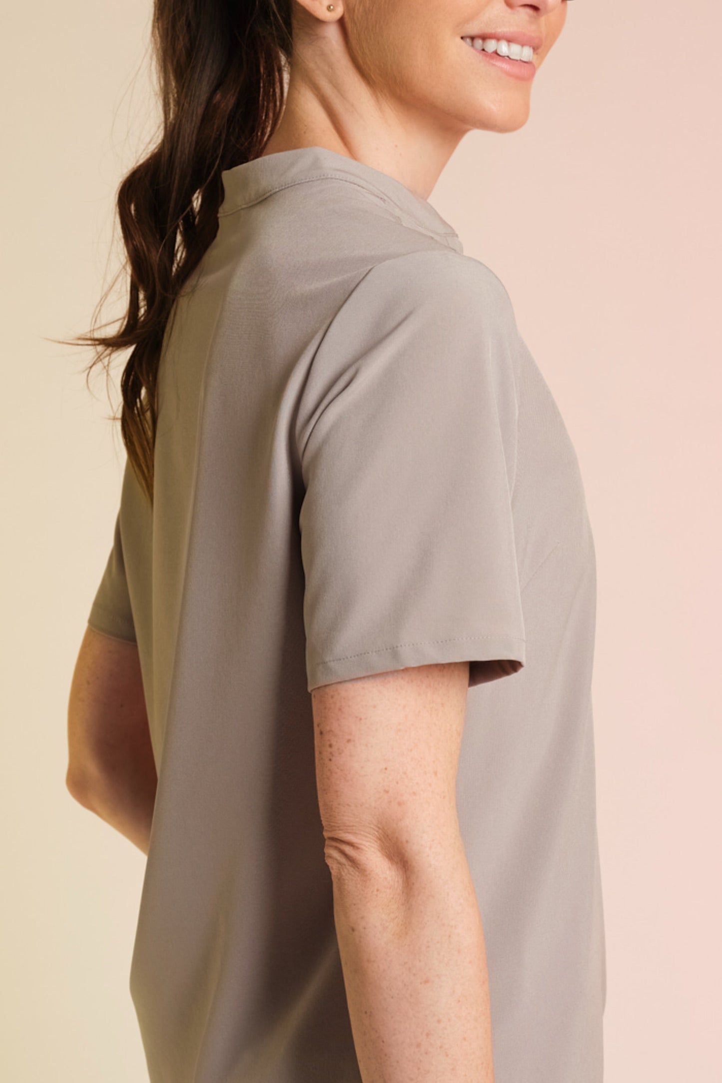 Virkur kyrtill „Jackie“ – beige