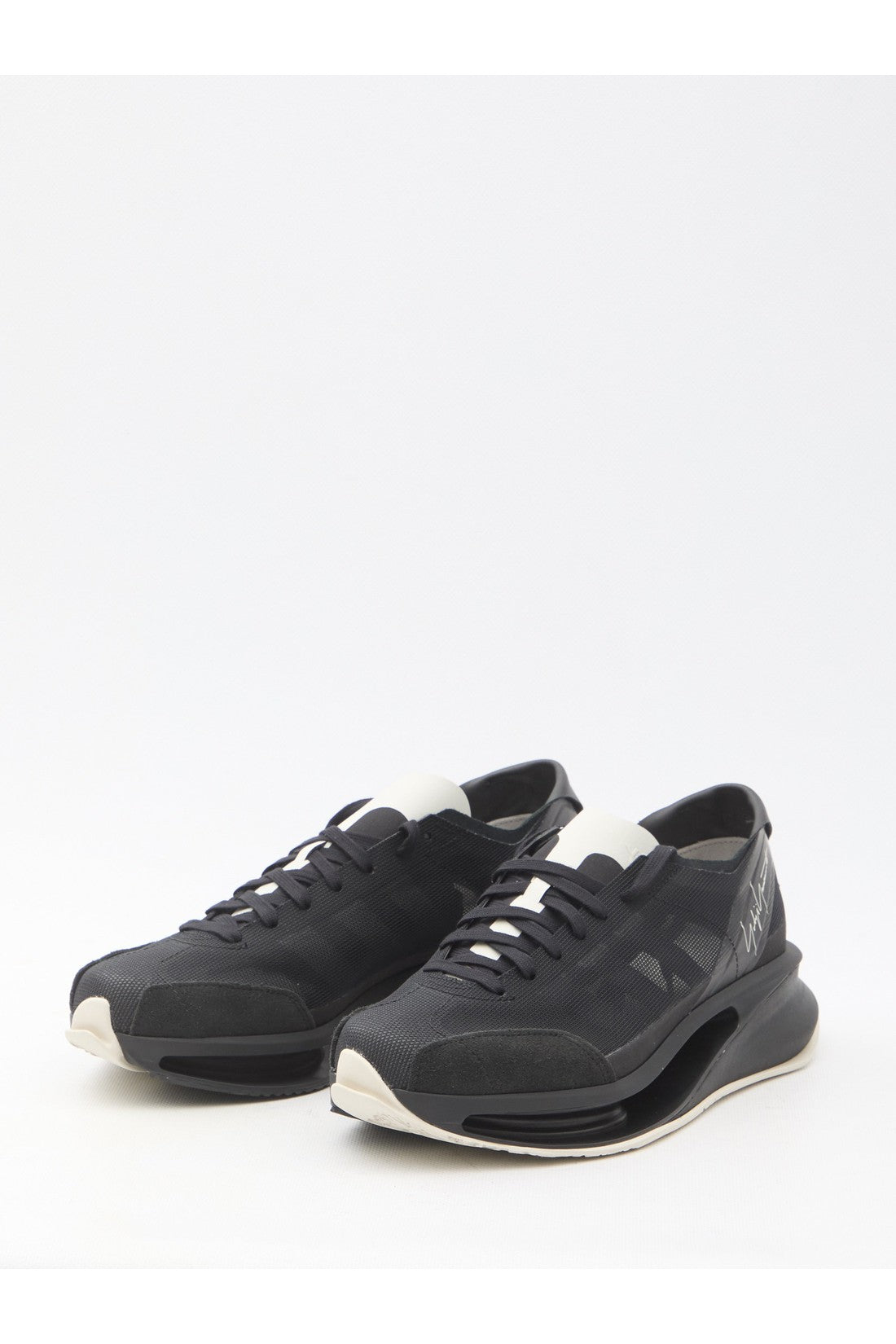 Gendo Run sneakers