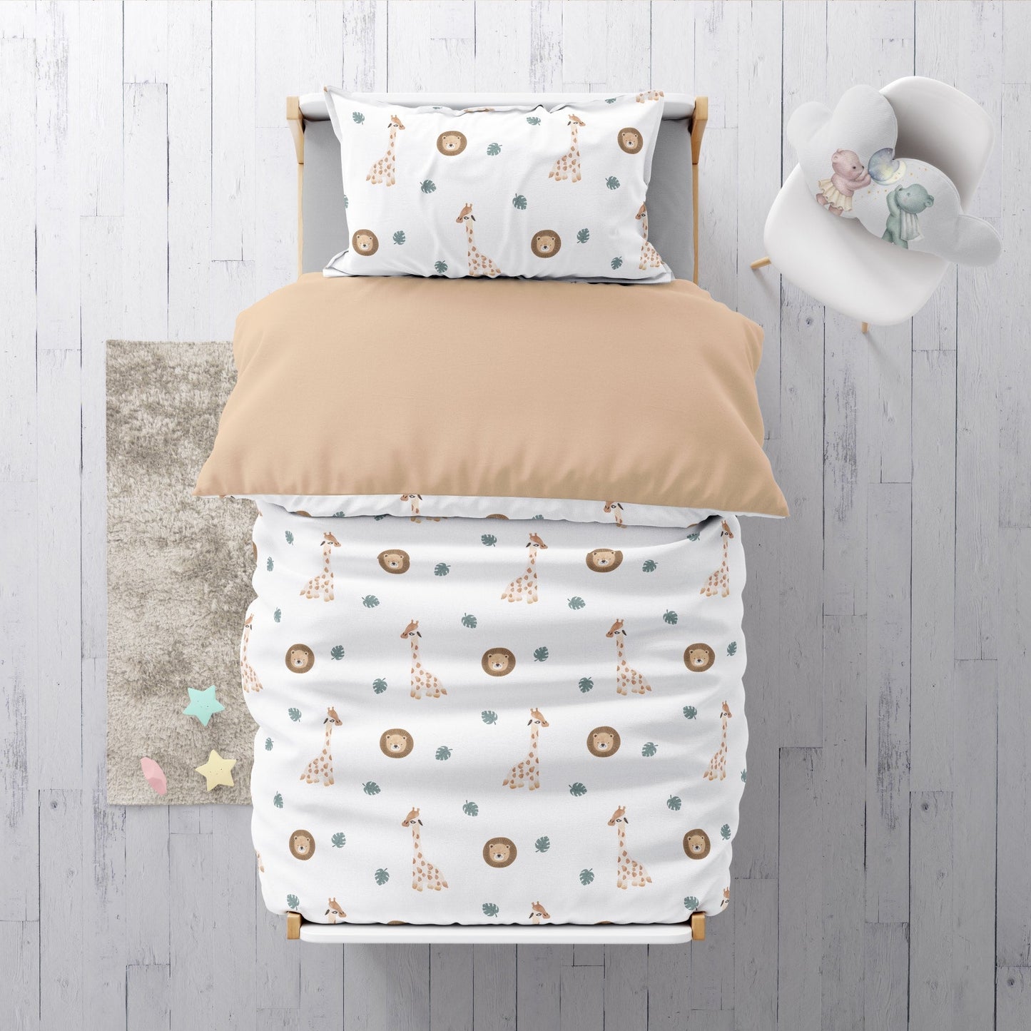 "Giraffe and Lion" Premium Children's Bedding