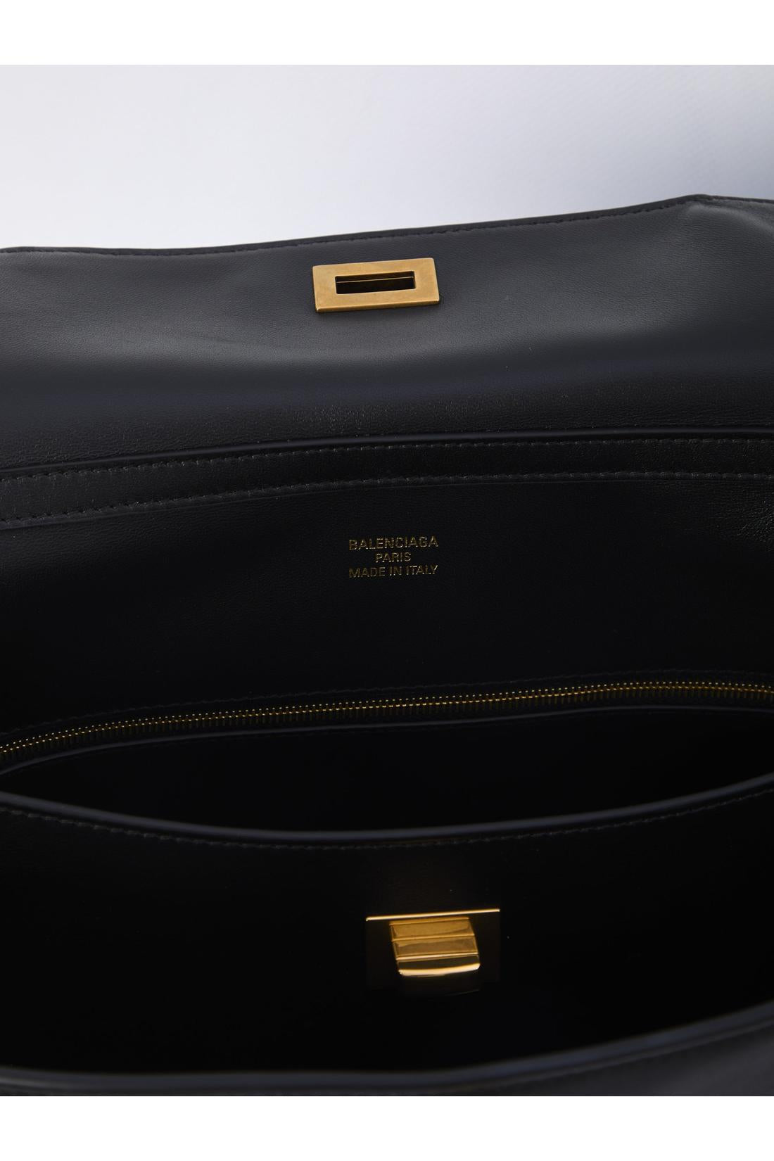 HANDBAGS BLACK