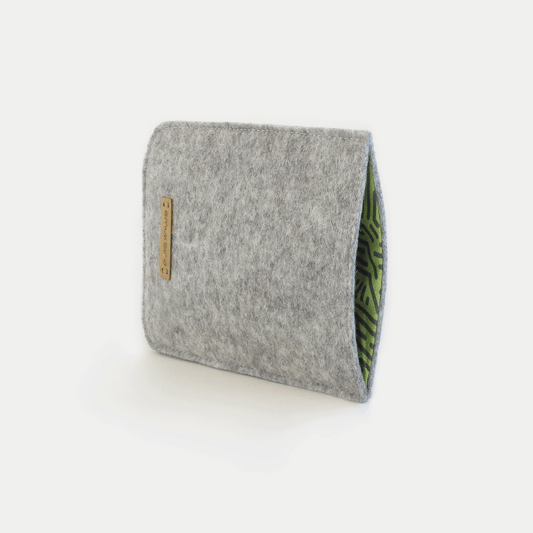 Handytasche für Samsung Galaxy M33 | aus Filz und Bio-Baumwolle | hellgrau - stripes | Modell "LET"