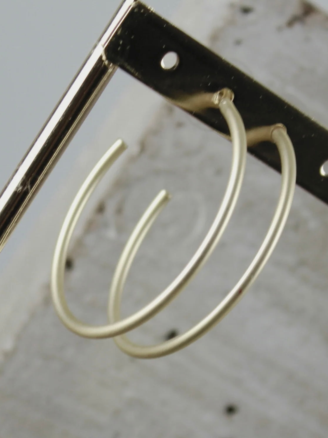 Ohrstecker Tempeste Hoop in 2 Farben