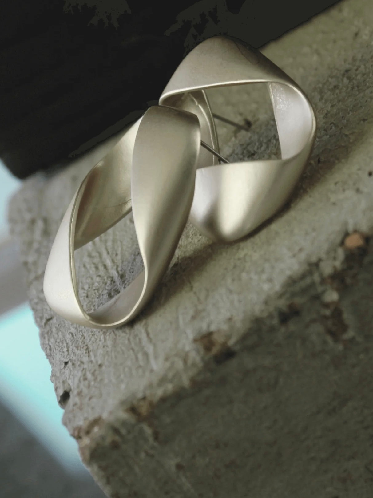 Ohrstecker Anastasia Chunky Post, in 2 Farben