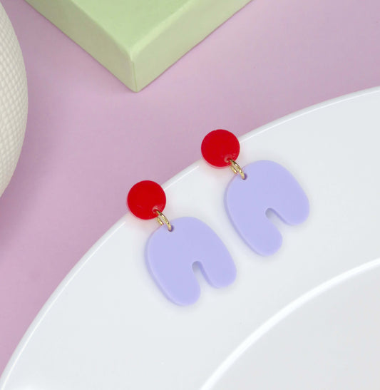 Kleine Squishy Arch Bogen Ohrringe in rot flieder