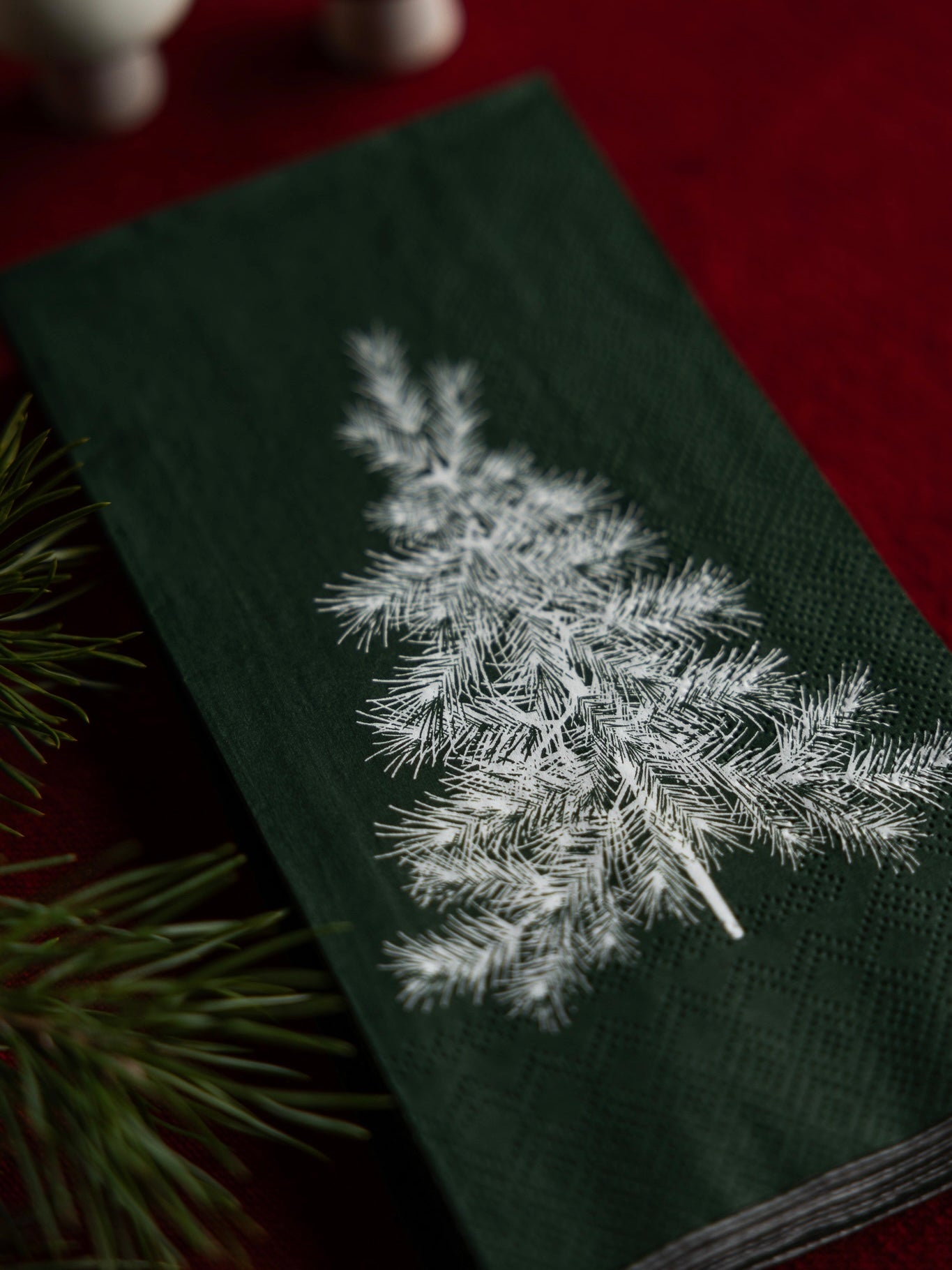 Julgran paper napkins, 16-pack, in 2 colours